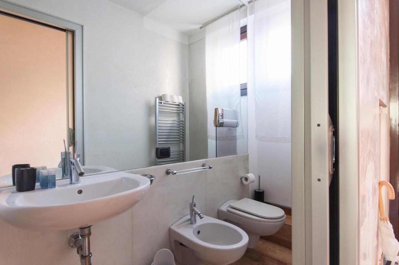 Youhosty - Duomo Studio Apartment Μιλάνο Εξωτερικό φωτογραφία