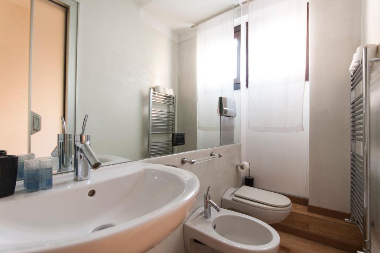 Youhosty - Duomo Studio Apartment Μιλάνο Εξωτερικό φωτογραφία